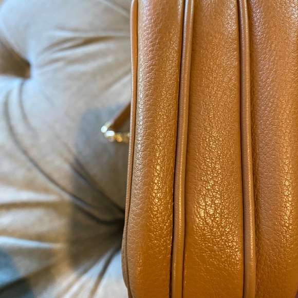 Tory Burch Tan Pebbled Leather Crossbody Bag & Matching Zip Around Wallet Set - Picture 5 of 16